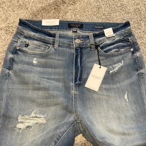 NWT Light wash Judy blue jeans